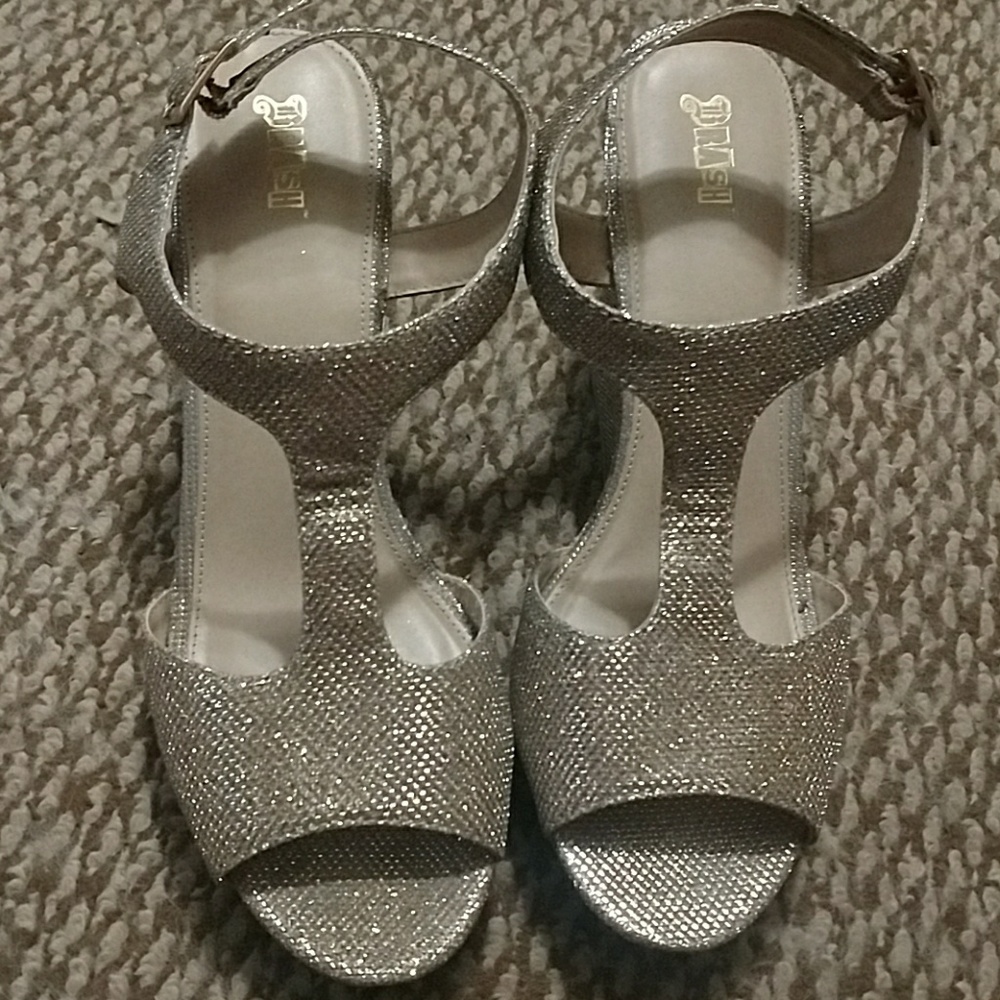 Light Gold Sparkle Wedges